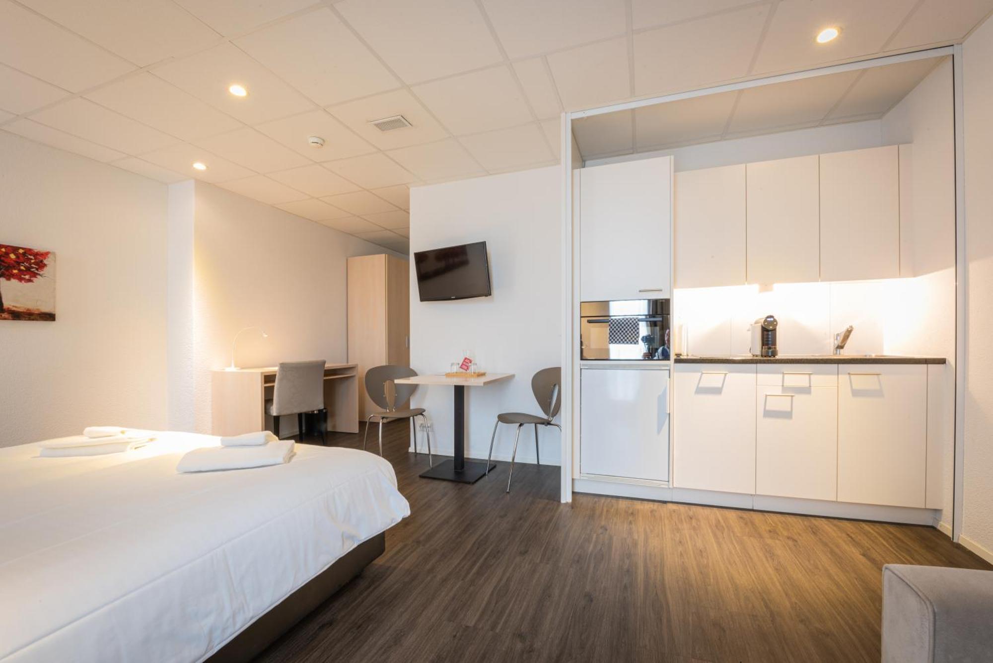 Aparthotel Hine Adon Bern Airport Belp Exterior foto
