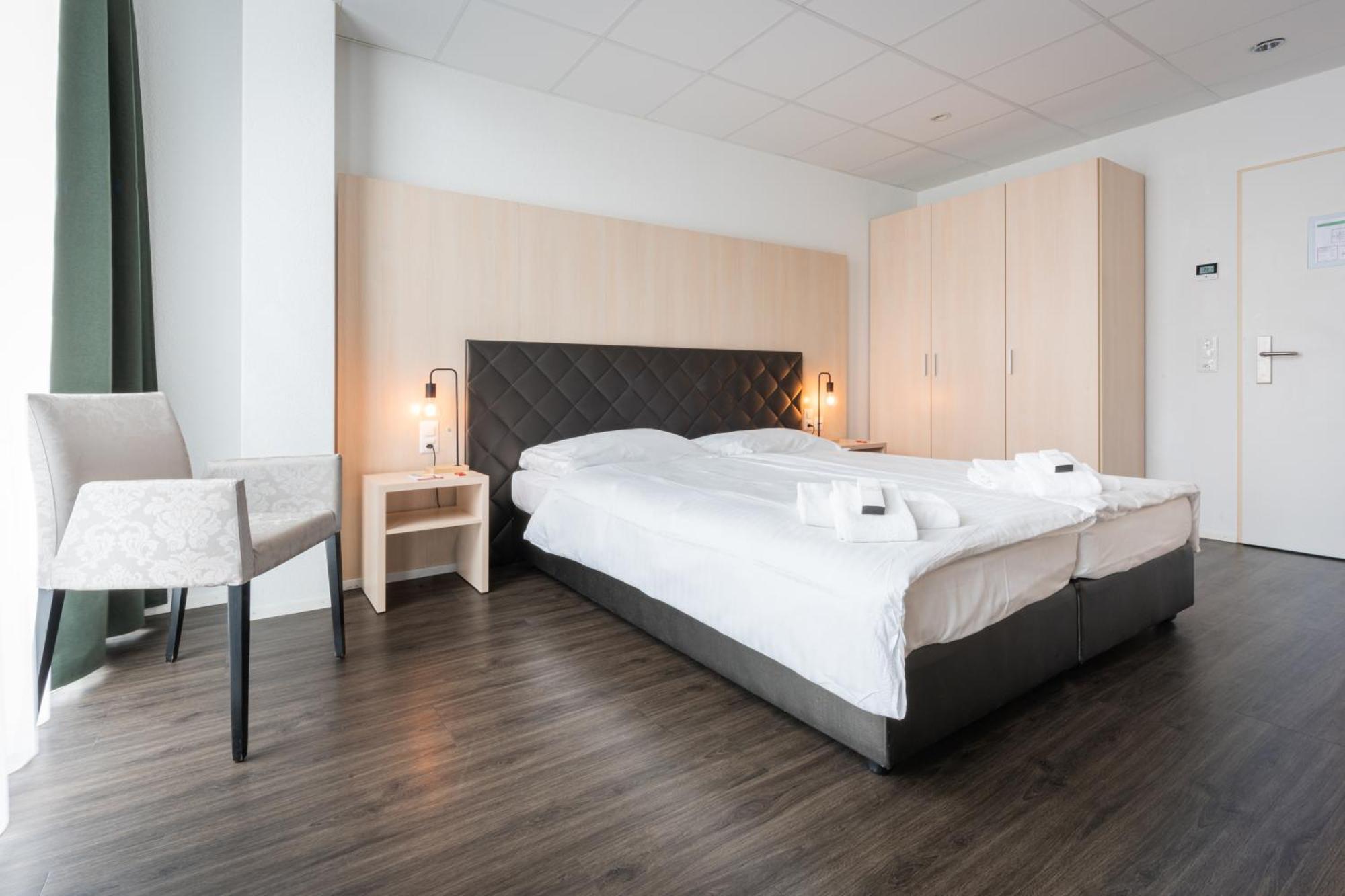Aparthotel Hine Adon Bern Airport Belp Exterior foto