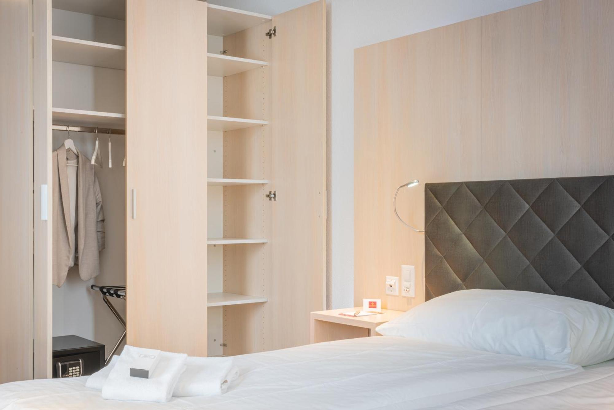 Aparthotel Hine Adon Bern Airport Belp Exterior foto