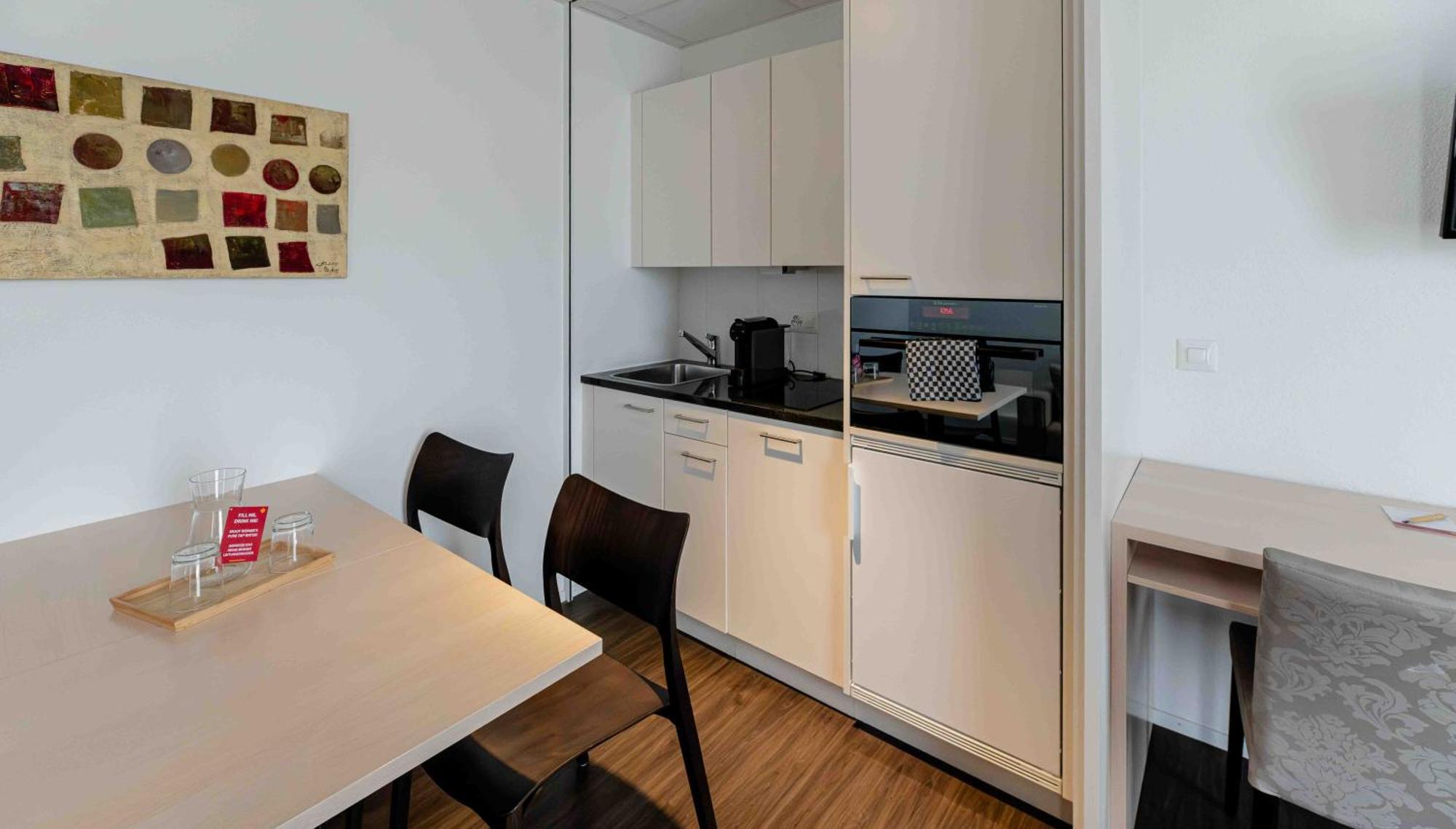 Aparthotel Hine Adon Bern Airport Belp Exterior foto